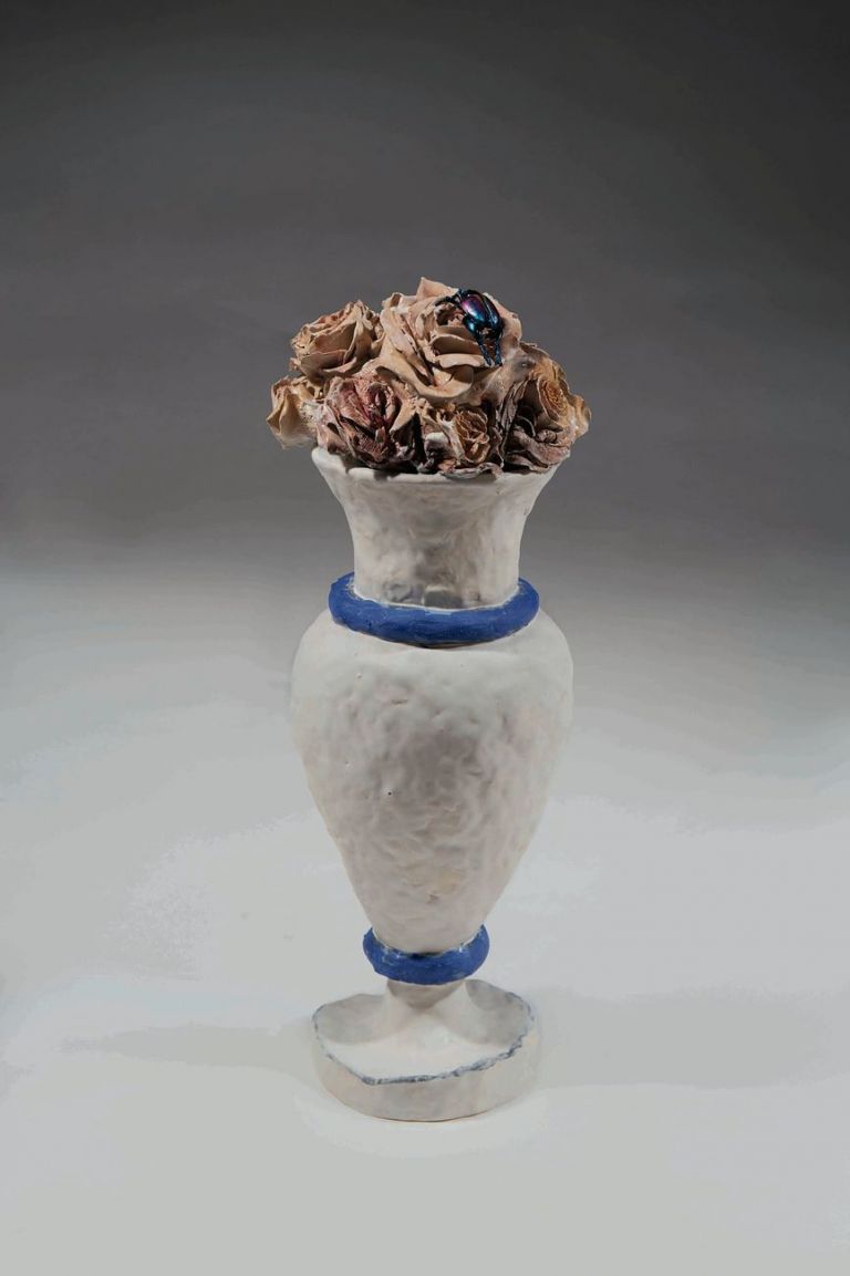 Bertozzi & Casoni, Per Morandi, 2021. Ceramica policroma, 37 × 13 × 13 cm. Bertozzi & Casoni