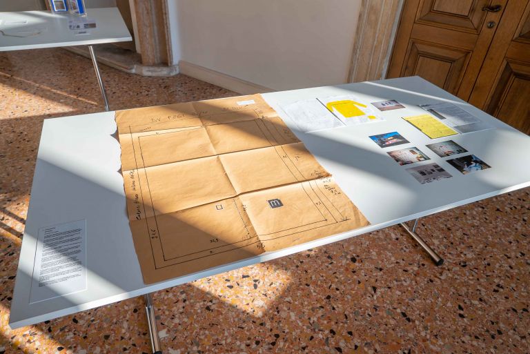 Ephemera di Viaindustriae - Ciak Collecting - Collezionismo Italiano Attivo, a cura di Irene Sofia Comi, installation view a Palazzo Orti Manara, Verona, 2021.