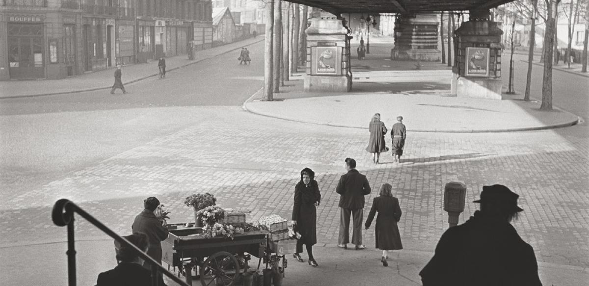 Cartier Bresson Sous le metro aerien Boulevard de la Chapelle 1951 Cosa vedere a Parigi durante la FIAC: 17 mostre ed esposizioni nella Ville Lumière