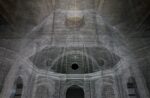 Edoardo Tresoldi, Sacral, 2016, rete metallica modellata a mano, 417x417x533 cm. Courtesy the artist