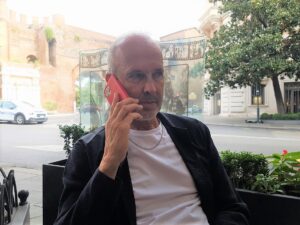 Artribune Podcast. L’artista Erwin Wurm per la serie Monologhi al Telefono