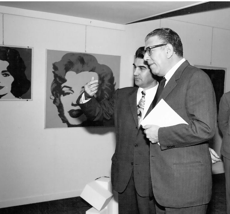 Foto mostra Pop Art ottobre 1970 Centrosei Bari con Trisorio LIuzzi