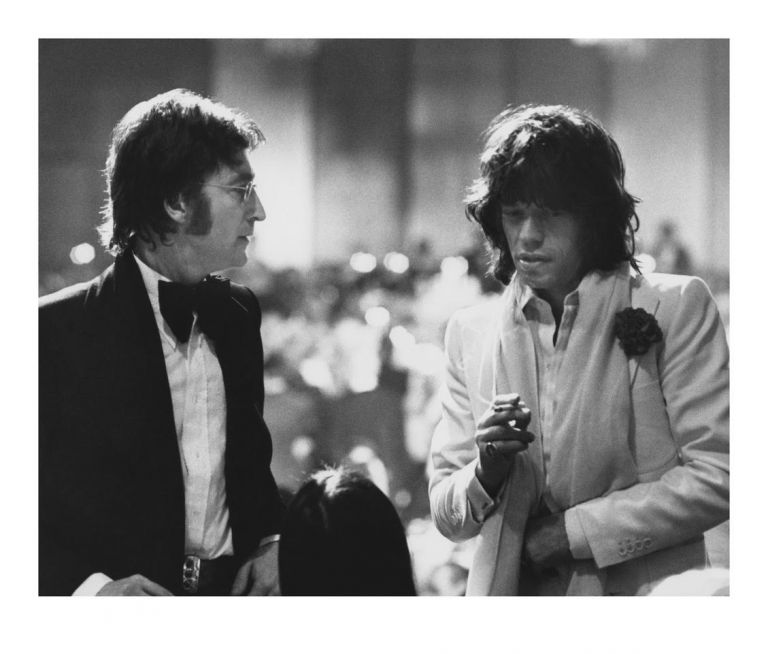 Galleria Alberto Damian_John Lennon and Mick Jagger Los Angeles, March 13, 1974 © Ron Galella