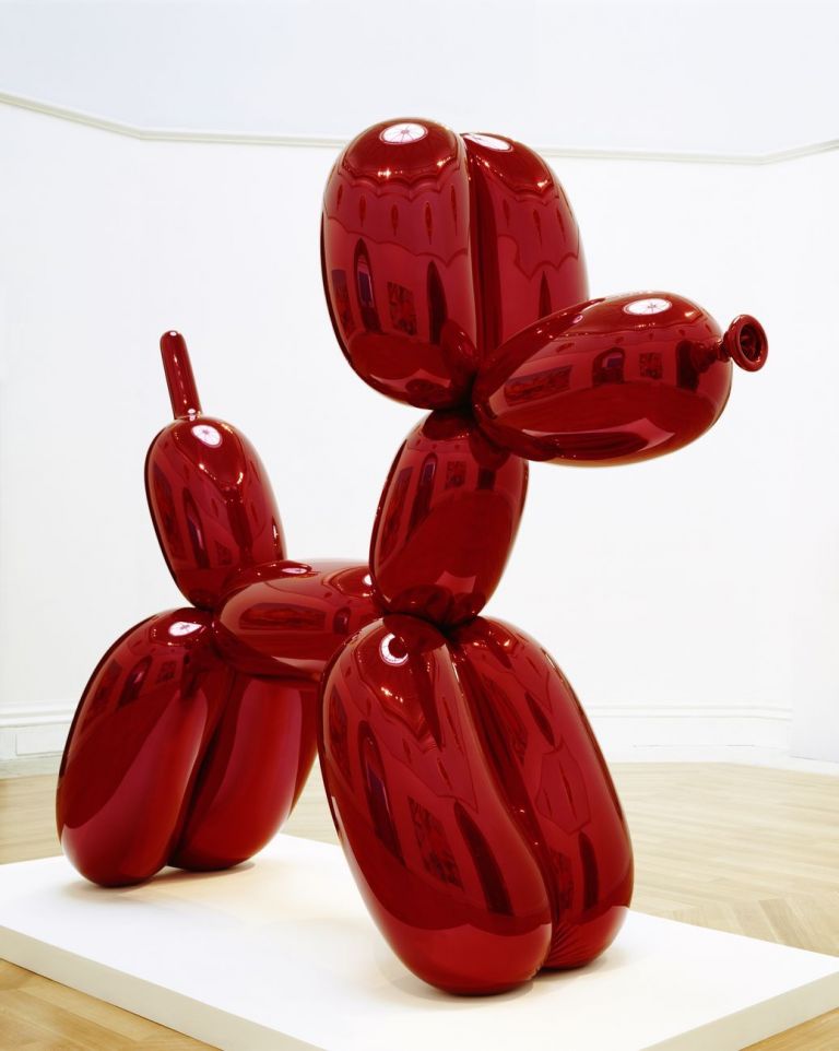 Jeff Koons, Balloon Dog (Red), 1994-2000, dalla serie Celebration, acciaio inossidabile, cm 307,3x363,2x114,3, ed. 1 di 5. Collezione privata © Jeff Koons. Photo Mike Bruce. Courtesy Royal Academy of Arts