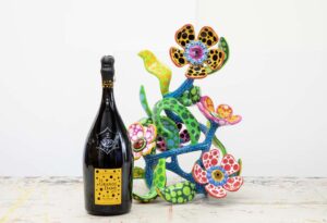 La Grande Dame: la bottiglia di champagne by Yayoi Kusama che celebra Madame Clicquot