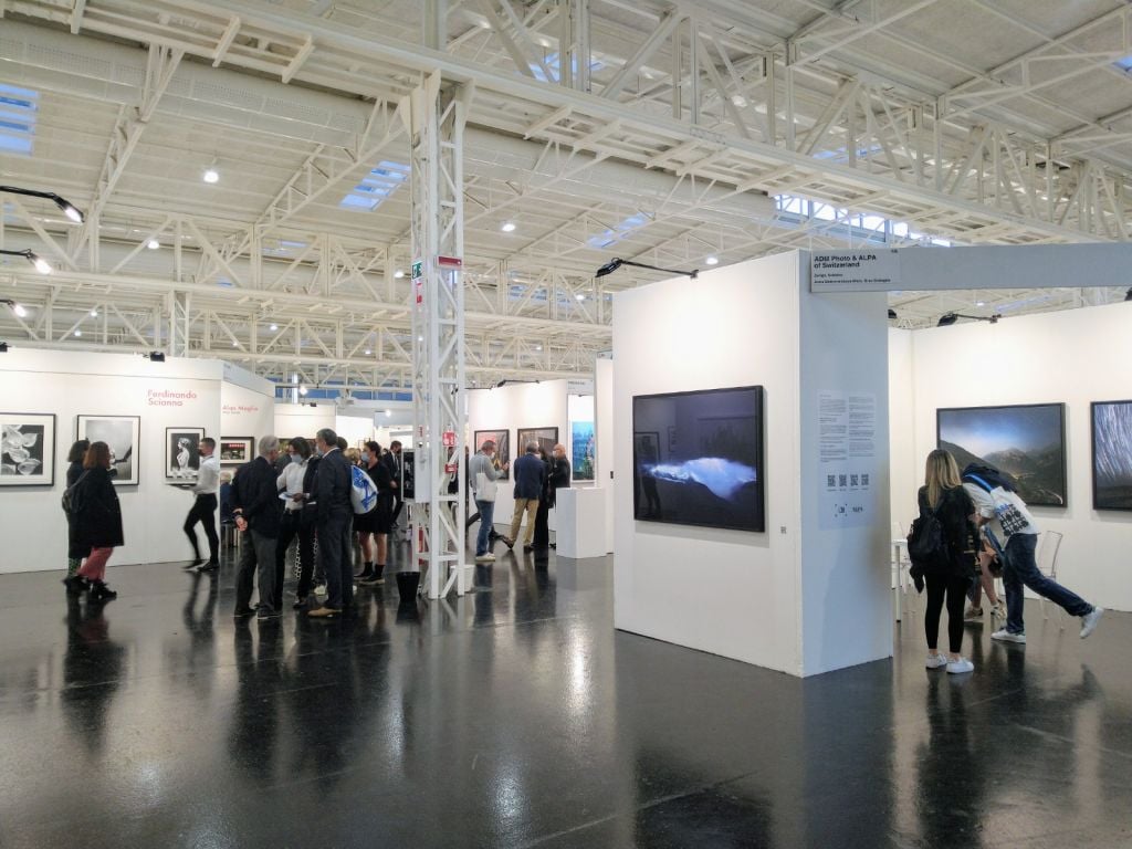 Ha aperto al pubblico MIA Fair 2021: le prime immagini dalla fiera milanese della fotografia