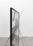 Marco Rossetti, Istrice, 2021, carta cotone, acciaio, legno e plexiglas, 170x170x100 cm