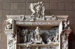 Modello di fusione in gesso in scala 11 della monumentale Porta dell’Inferno di Auguste Rodin