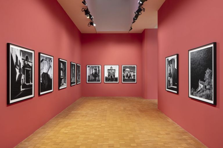 Raymond Depardon. La vita moderna. Exhibition view at La Triennale, Milano 2021. Photo Andrea Rossetti