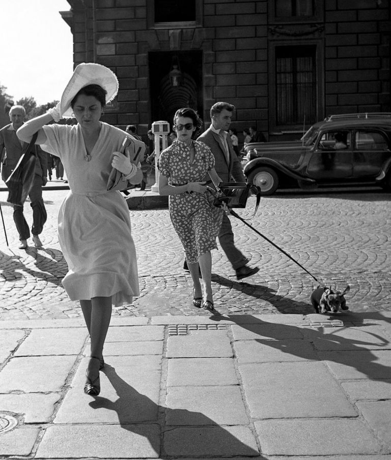 Robert Doisneau, Vent rue Royale, Paris, 1950 © Robert Doisneau – Gamma Rapho
