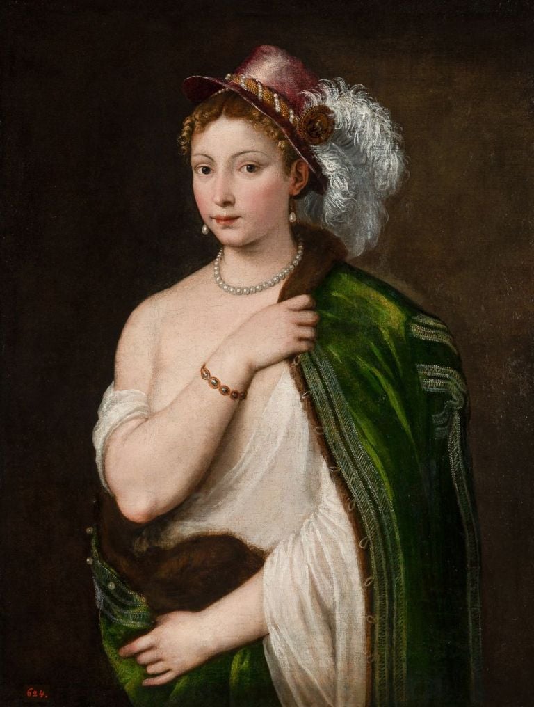 Tiziano Vecellio, Ritratto di giovane donna con mantello di pelliccia e cappello piumato, 1536 ca., olio su tela, 96x75 cm. Museo dell'Hermitage, San Pietroburgo. Photo Dmitri Sirotkin