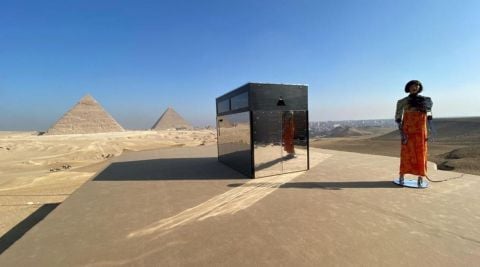 aida3 Monumentali installazioni di arte contemporanea al cospetto delle piramidi di Giza