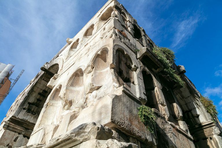 Arco di Giano al Velabro