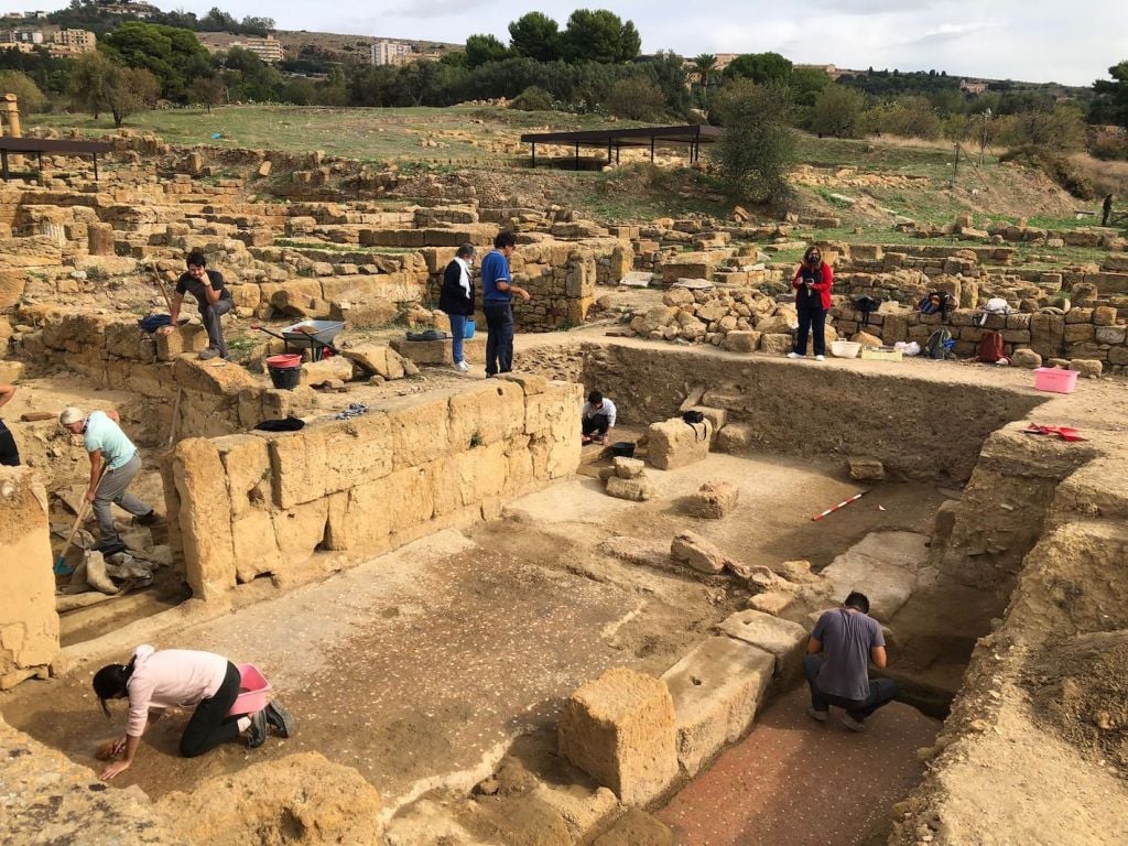 Valle dei Templi di Agrigento: scoperta antica casa con pitture parietali in stile pompeiano