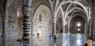 Alfredo Pirri, PASSI, installation view at Castello Maniace, Sala Ipostila, Siracusa 2021. Photo © Iole Carollo. Courtesy Regione Siciliana/ADITUS
