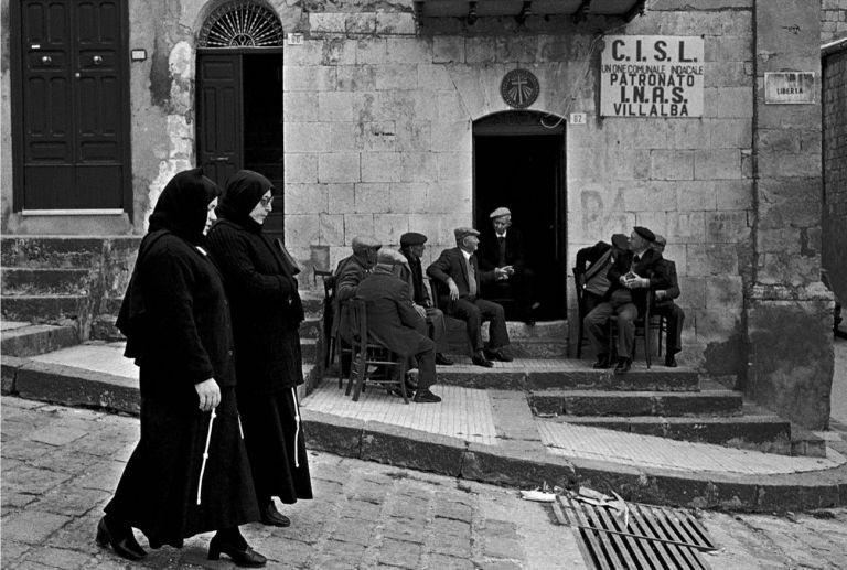 Ferdinando Scianna, Villalba, Sicilia, 1983 © Ferdinando Scianna. Courtesy Still Fotografia