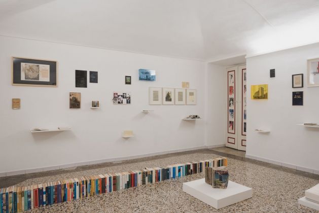 Francesco Carone. Titolo. Exhibition view at Société Interludio, Torino 2021. Photo Stefano Mattea
