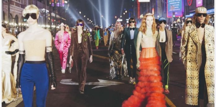 La sfilata di Gucci sull’Hollywood Boulevard