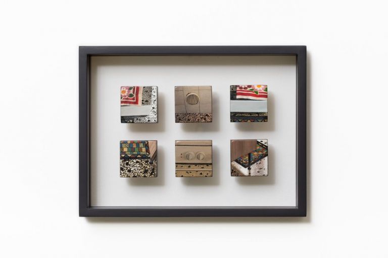 Marta Naturale, Home #4, 2014, olio su tavola, 6 elementi, 4,5x4,5 cm cadauno. Photo Daniele Molajoli