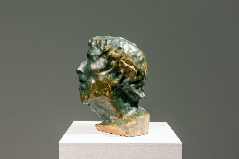 Namsal Siedlecki, Estinti, 2021, Serpentino antico marble, 13.8 x 13 x 10.2 in. (35 x 33 x 26 cm). Photos by Alexa Hoyer. Courtesy Magazzino Italian Art