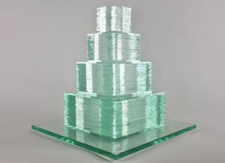 Ōki Izumi, Costruzione cubica, 2019, vetro Industriale, cm 30,5x30x30