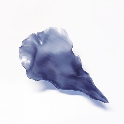Runa Kosogawa, The petal that reminds, 2020, vetro, cm 4,4x14x8,2