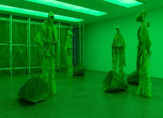Sandra Mujinga, Spectral Keepers, 2020. Courtesy the artist & The Approach, Londra. Photo Luca Guadagnini