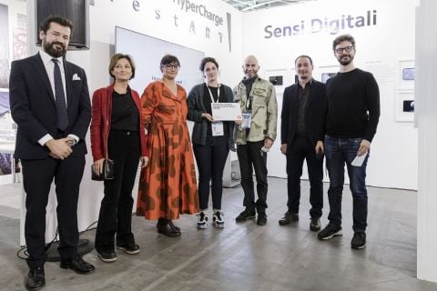 Antonio Carloni, Direzione Arte, Cultura e Beni Storici, Intesa Sanpaolo; Elisa Sighicelli, artista; Ilaria Bonacossa; Gillian Brett, artista; Marco Canepa, gallerista C+N Canepaneri; Davide Lunardelli, Head of Marketing, Xiaomi Italia; Stefano Collicelli Cagol, curatore indipendente. Photo courtesy: Perottino-Piva / Artissima