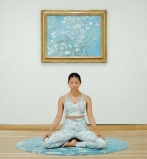 Van Gogh ispira una linea di accessori per lo yoga