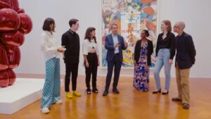 Cinque studenti intervistano Jeff Koons: il video