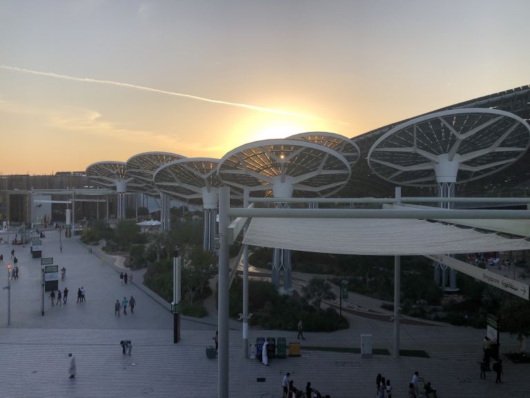 Dubai Expo, Padiglione Sostenibilità con strutture ricoperte da pannelli solari, foto Giorgia Basili