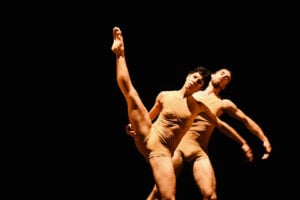 La danza va in mostra a Bruxelles con Aterballetto