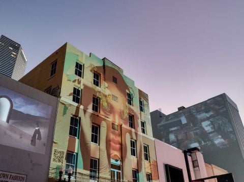 Una delle proiezioni sugli edifici di Flagler street per il Flagler Street Festival. Photo: Maurita Cardone  