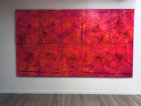 Gianfranco Notargiacomo, In rosso, 2021, pigmenti acrilici e collage su tavola, 200x350 cm
