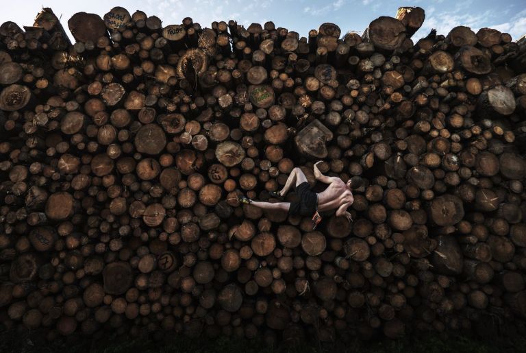 Log Pile Bouldering © Adam Pretty, Australia, Getty Images