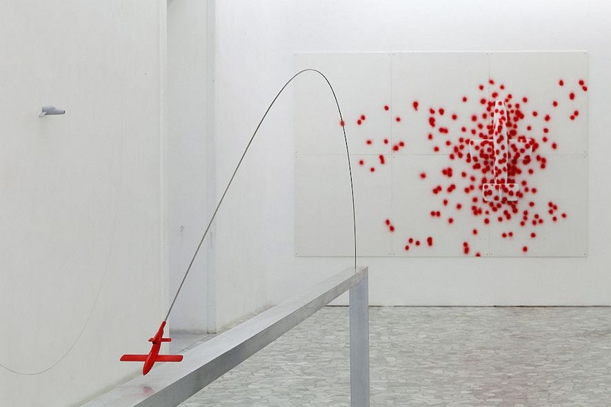 La potenza della scultura nella mostra di Maurizio Mochetti a Napoli