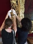 Percorso tattile. Tra ambienti e capolavori del Settecento a Ca' Rezzonico. Esplorazione della cornice lignea che celebra le doti morali del patrizio Pietro Barbarigo. Courtesy Fondazione Musei Civici di Venezia