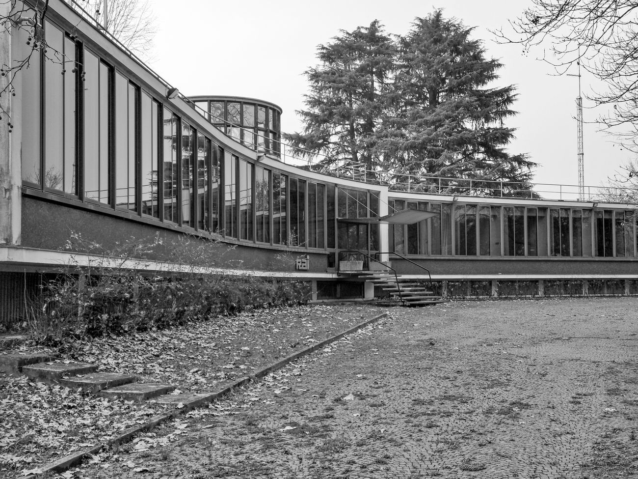 Ponti Fornaroli Rosselli, Centro di Controllo RAI, Monza 1950 54. Photo credits © Alessandro Villa