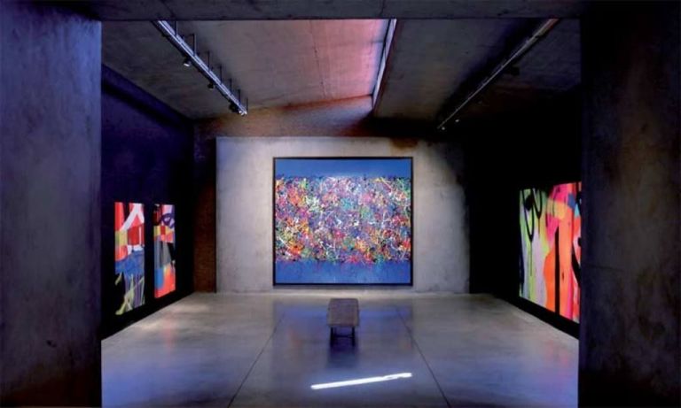 Una panoramica della collettiva del 2016 durante la residenza Jardin Rouge, degli artisti JonOne, Cédrix Crespel, Fenx Tilt. Courtesy Fondation Montresso★