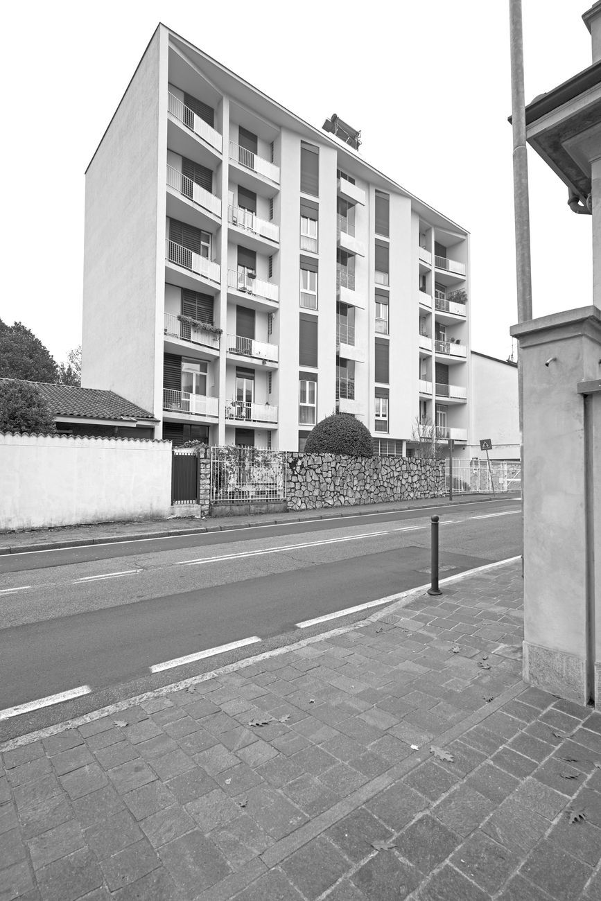 Vittorio Faglia, Edificio residenziale in via Zanzi, Monza 1953. Photo credits © Alessandro Villa