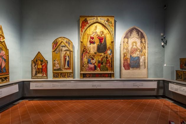 Al centro Jacopo di Cione, Niccolò di Tommaso, Simone di Lapo Incoronazione della Vergine pittura su tavola 1372 1373