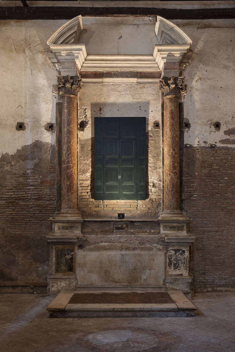 Installation view: Victor Man: 1837, Abbozzo per un Autoritratto, Sant'Andrea de Scaphis, Rome, 2021. Photography by Daniele Molajoli. Courtesy the artist and Gladstone Gallery