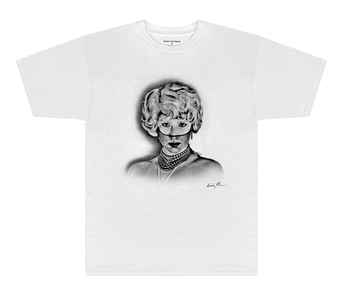 La t shirt disegnata da Cindy Sherman e Narciso Rodriguez per Planned Parenthood