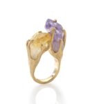 Laura Volpi, Terra, anello in bronzo, quarzo citrino, ametista grezza. Courtesy ESH Gallery