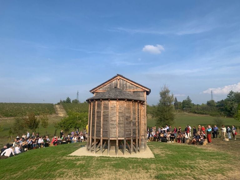 Michael Beutler, Oak Barrel Baroque. Fondazione La Raia, photo Claudia Zanfi