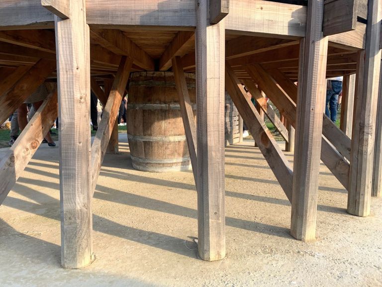 Michael Beutler, Oak Barrel Baroque. Fondazione La Raia, photo Claudia Zanfi