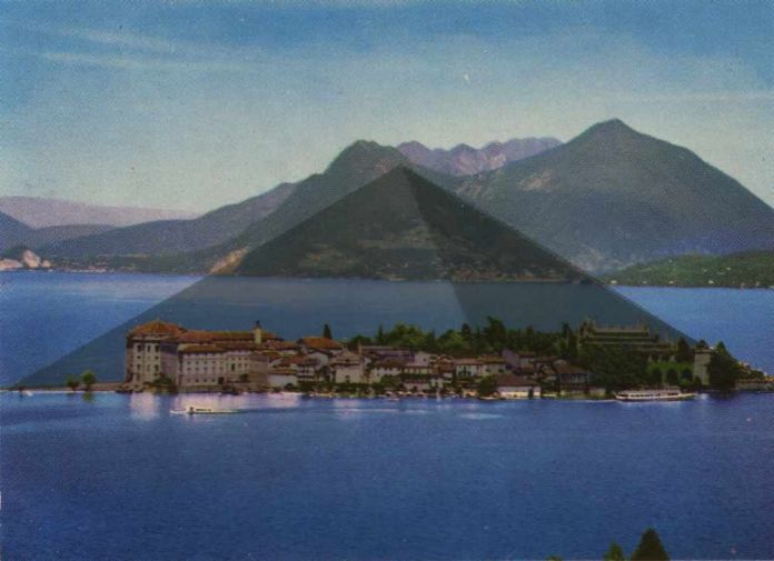Riccardo Benassi, Piramide di vetro antiproiettile per l’isola di San Paolo, di proprietà della Famiglia Beretta, 2009 Riccardo Benassi, Piramide di vetro antiproiettile per l’isola di San Paolo, di proprietà della Famiglia Beretta, 2009