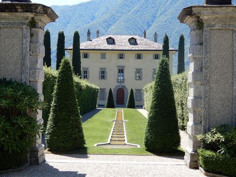 Villa Balbiano a Como CC Plumbago Capensis Da Villa Necchi Campiglio all’Adele di Klimt: tutta l’arte in The House of Gucci