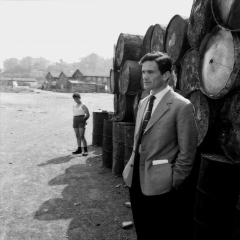 Carlo Bavagnoli Pier Paolo Pasolini durante una pausa delle riprese del film Accattone, 1960 ca. © Collezioni d’Arte Fondazione Cariparma – Donazione Carlo Bavagnoli