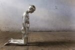 Aron Demetz, Purificazione, 2006, tiglio e alluminio, 130 cm